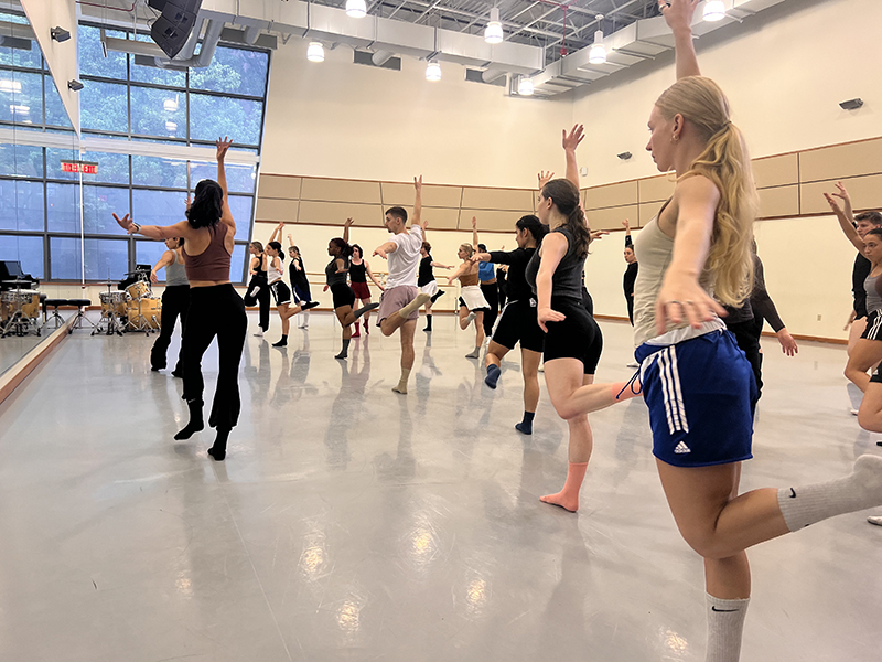 Ballet Hispánico taught a masterclass on modern repertoire to students in George Mason’s School of Dance on Wednesday, October 2 at 10:30 a.m. .